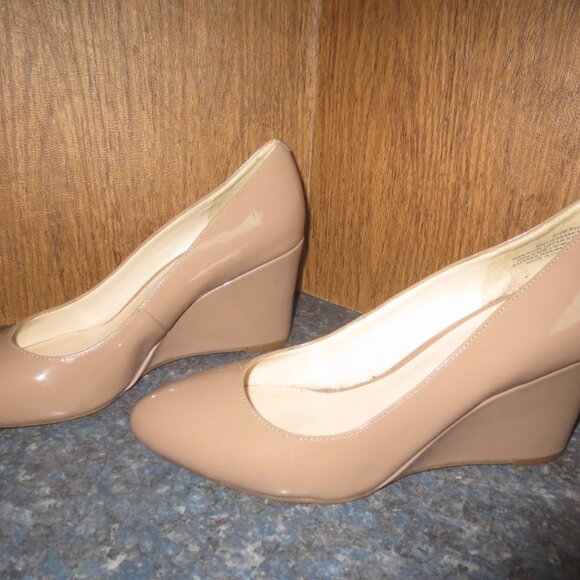 New Old Stock Nine West Jessa Wedge Pumps - Size 8.5M. - Picture 8 of 15